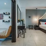 Soho Playa Hotel